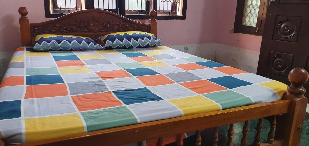 Oonjal Veedu Apartment Kuttalam  Bagian luar foto